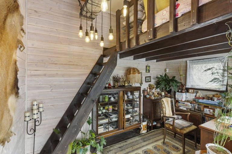 Photo of property in 6 Valdese Rise, Browns Bay, Auckland, 0630