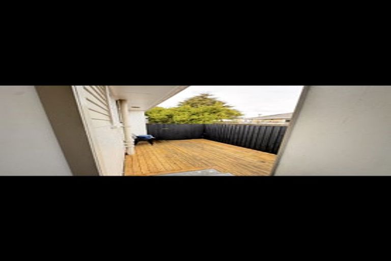 Photo of property in 2/67 Matipo Road, Te Atatu Peninsula, Auckland, 0610