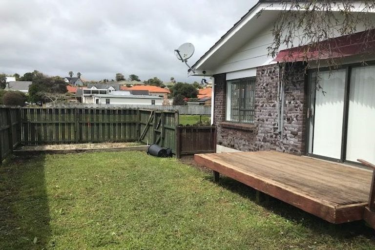 Photo of property in 45a Kurnell Drive, Botany Downs, Auckland, 2010