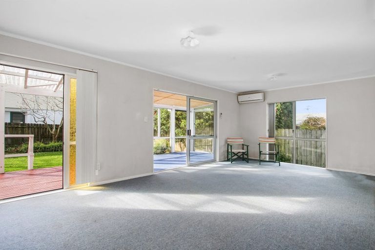 Photo of property in 33 Stevenson Road, Clarks Beach, 2122