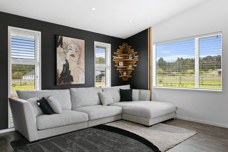 Photo of property in 6 Kahikatea Drive, Kinloch, Taupo, 3377