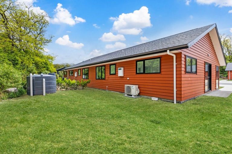 Photo of property in 4 Winnie Close, Acacia Bay, Taupo, 3330