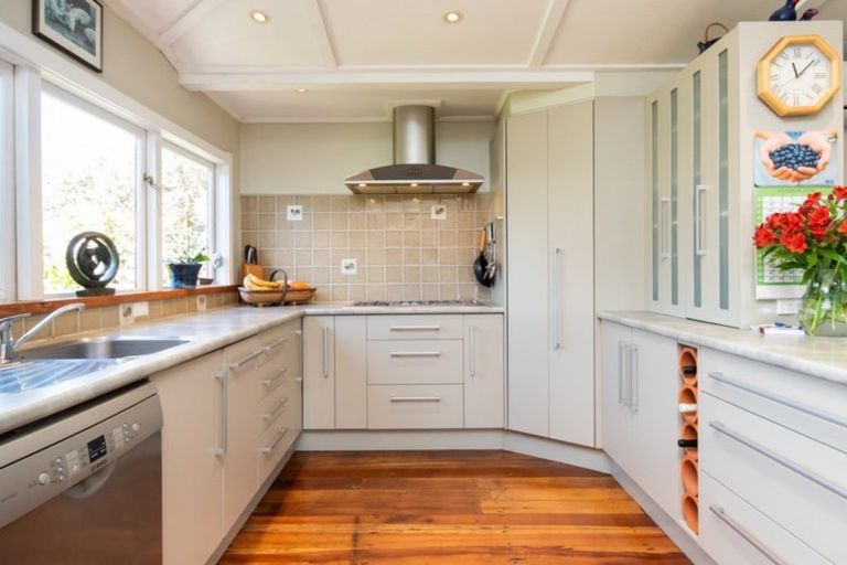 Photo of property in 24 Wellwood Terrace, Te Awanga, 4102