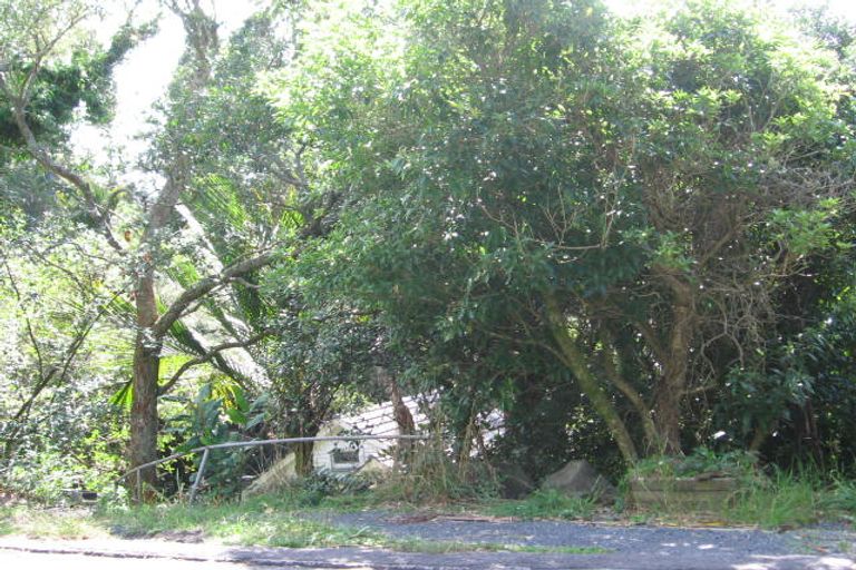 Photo of property in 10 Opou Road, Titirangi, Auckland, 0604