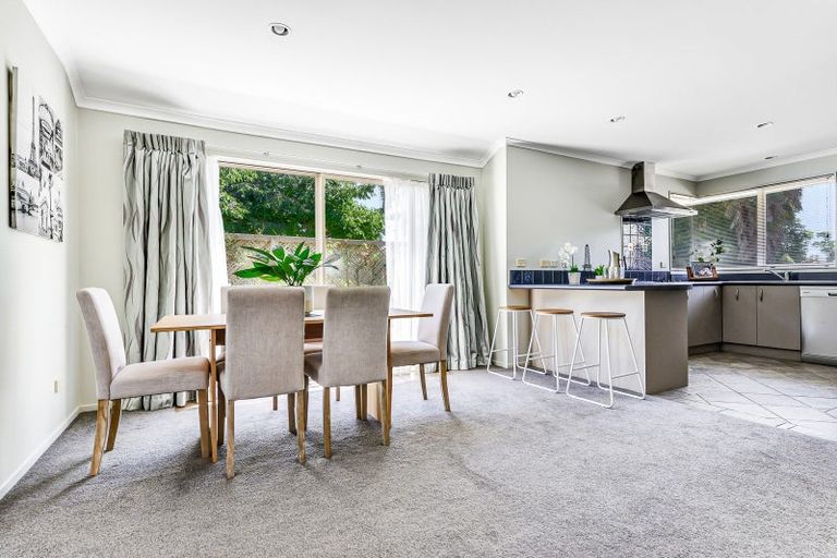 Photo of property in 2 Rochester Place, Nawton, Hamilton, 3200