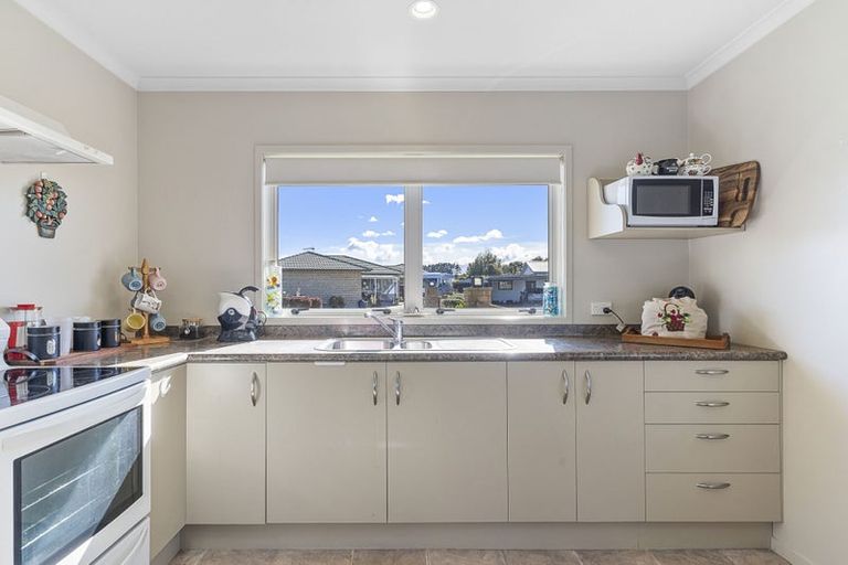 Photo of property in 4/8 Village Place, Tuakau, 2121
