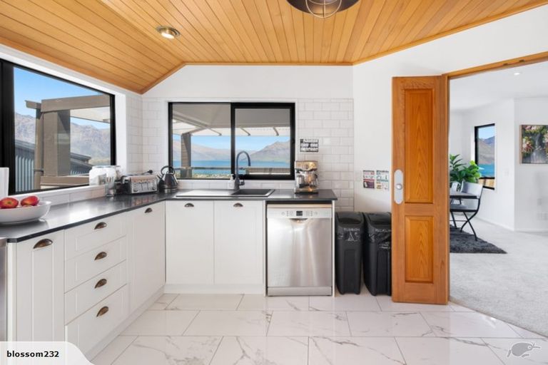 Photo of property in 5a Bolton Lane, Queenstown, 9300