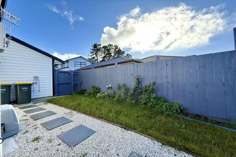 Photo of property in 4 Tawapou Close, Massey, Auckland, 0614