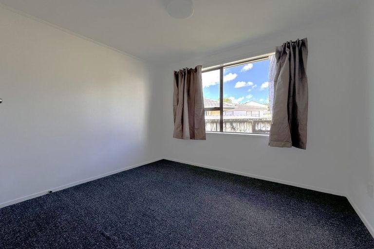 Photo of property in 11 Karepo Crescent, Ranui, Auckland, 0612