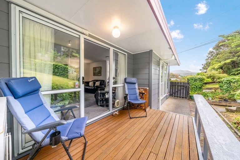 Photo of property in 2/19 James Grove, Stokes Valley, Lower Hutt, 5019