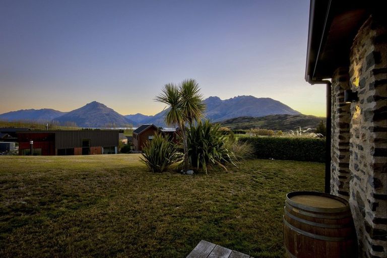 Photo of property in 10 Arran Lane, Jacks Point, Queenstown, 9371