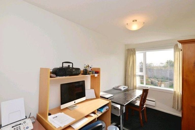 Photo of property in 51 Grahams Road, Ilam, Christchurch, 8041