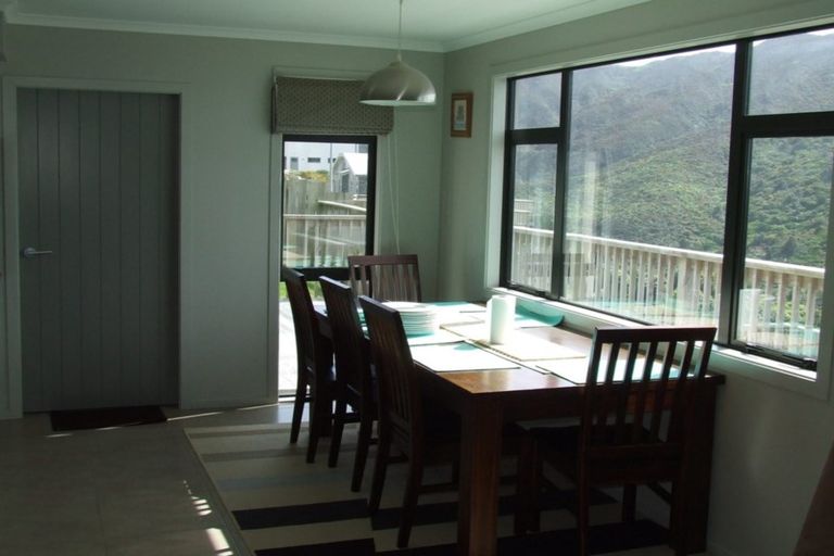 Photo of property in 80 Downing Street, Crofton Downs, Wellington, 6035