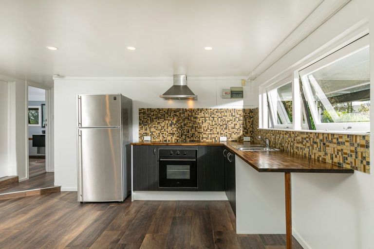 Photo of property in 44 Rewi Street, Torbay, Auckland, 0630