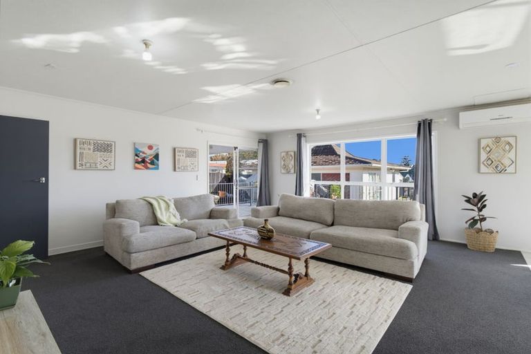 Photo of property in 16 Dingadee Street, Welcome Bay, Tauranga, 3112
