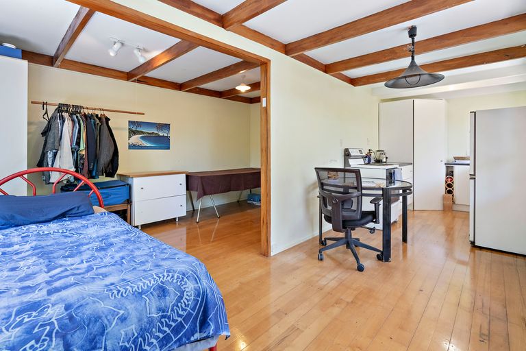 Photo of property in 15 Park Rise, Campbells Bay, Auckland, 0630