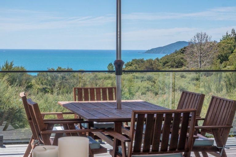 Photo of property in 116 Stratford Drive, Cable Bay, 0420