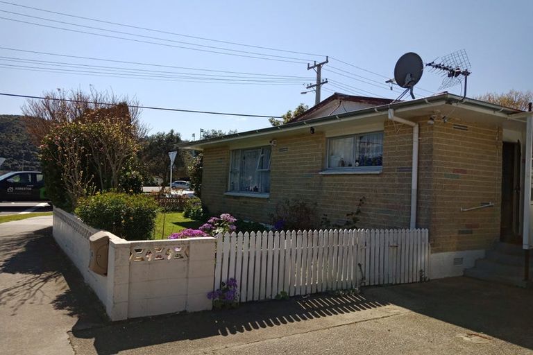 Photo of property in 26 Percy Cameron Street, Avalon, Lower Hutt, 5011