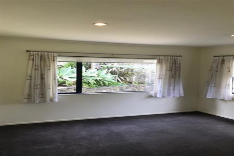 Photo of property in 10 Chamari Close, Titirangi, Auckland, 0604