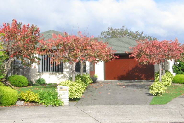 Photo of property in 16 Runanga Grove, Waikanae, 5036