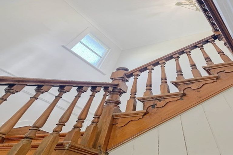 Photo of property in 51 Scarborough Terrace, Mount Victoria, Wellington, 6011