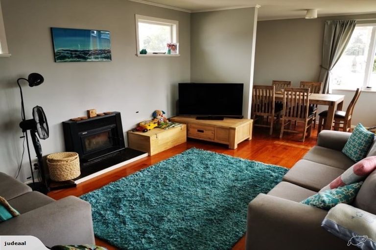 Photo of property in 6 Maybelle Place, Kelston, Auckland, 0602
