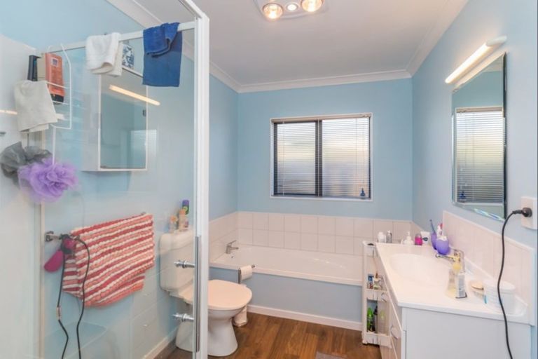 Photo of property in 4 Belle Maison Court, Levin, 5510