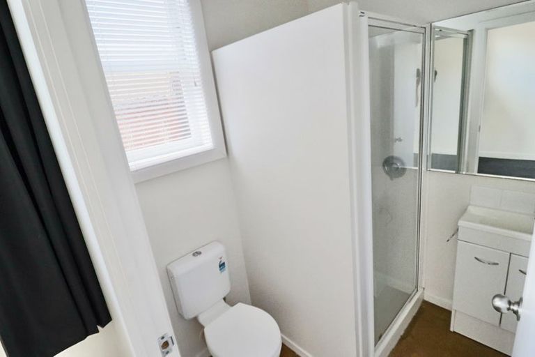 Photo of property in 9 Rewa Street, New Lynn, Auckland, 0600