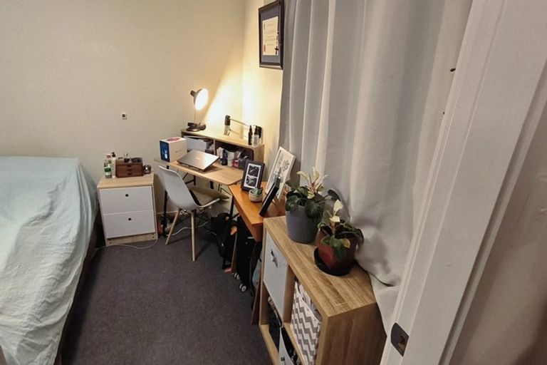 Photo of property in 62 Severn Street, Island Bay, Wellington, 6023