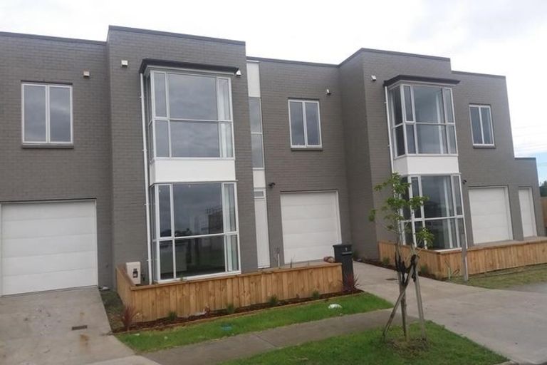 Photo of property in 9 Aeronautic Road, Takanini, 2112