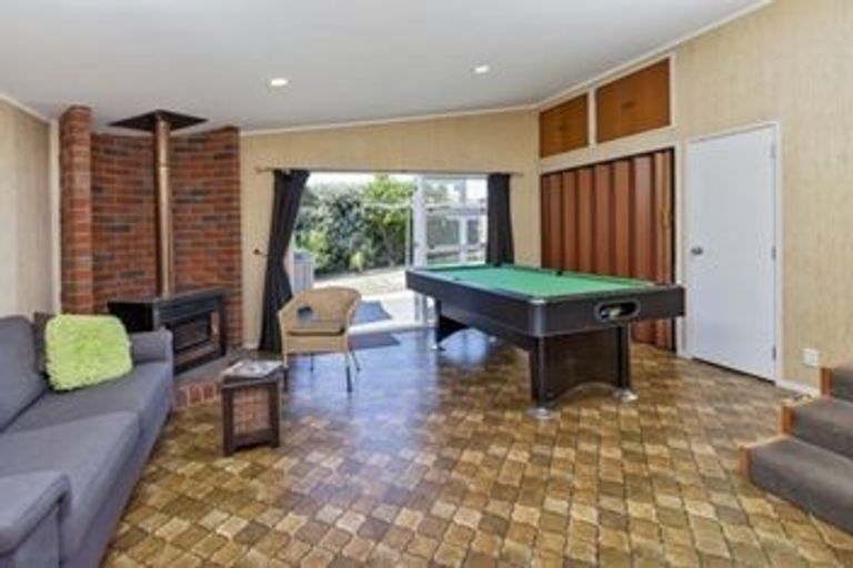 Photo of property in 4 Quibray Place, Botany Downs, Auckland, 2010