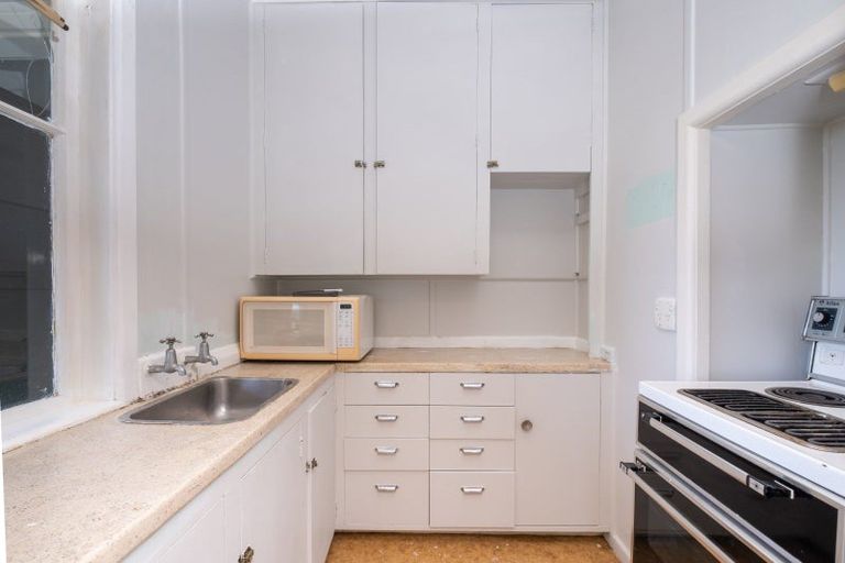 Photo of property in 18 Guys Hill Road, Hospital Hill, Napier, 4110