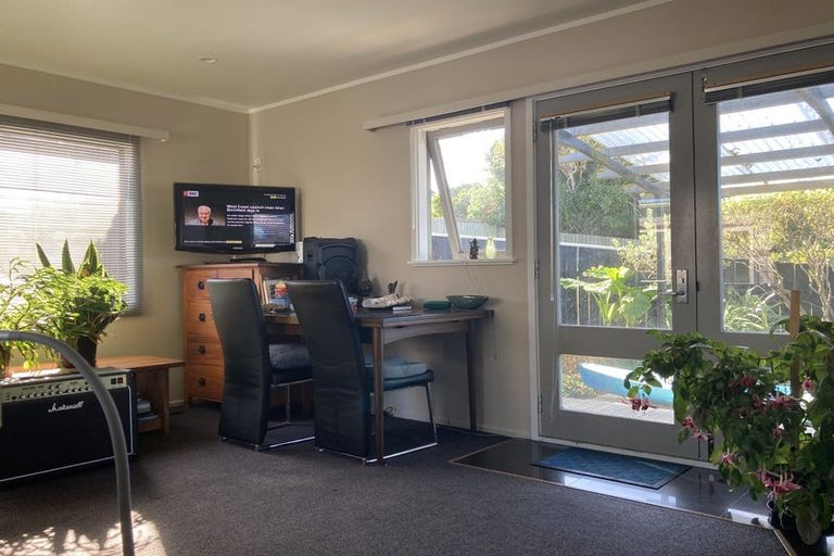 Photo of property in 5a Ron Parlane Place, Titahi Bay, Porirua, 5022