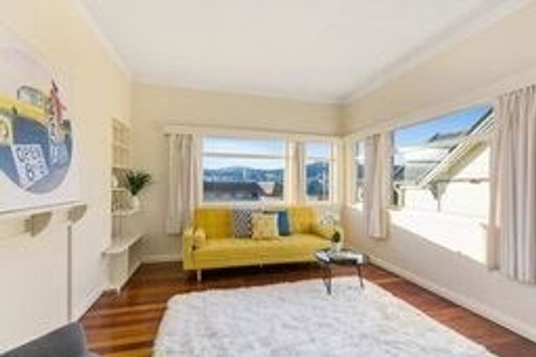 Photo of property in 2/2 Hawker Street, Mount Victoria, Wellington, 6011