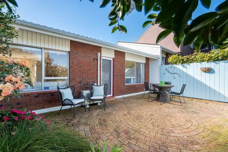 Photo of property in 2/11 Kawerau Avenue, Devonport, Auckland, 0624