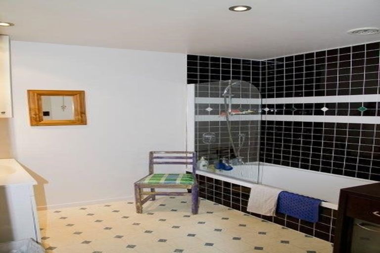 Photo of property in 18 Aspinall Street, Wanaka, 9305