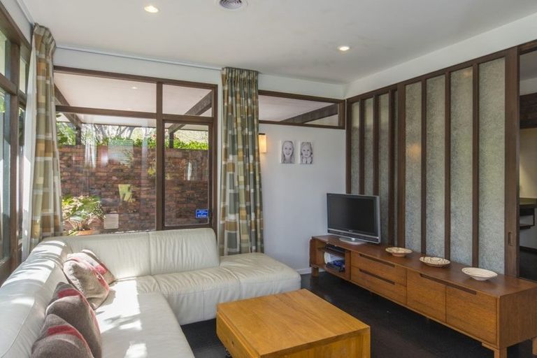 Photo of property in 27 Cheviot Road, Lowry Bay, Lower Hutt, 5013