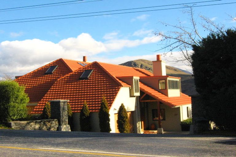 Photo of property in 37 Arrowtown-lake Hayes Road, Lake Hayes, Queenstown, 9371