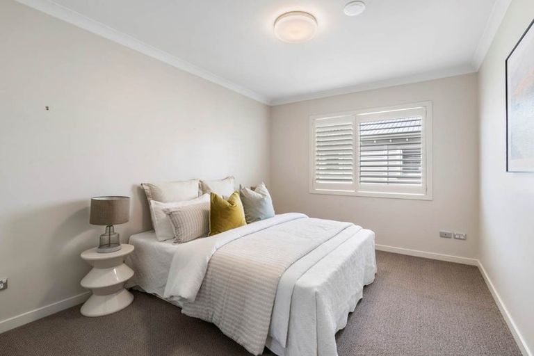 Photo of property in 8 Eaves Bush Parade, Orewa, 0931