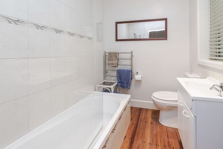 Photo of property in 19 Bowenvale Avenue, Cashmere, Christchurch, 8022