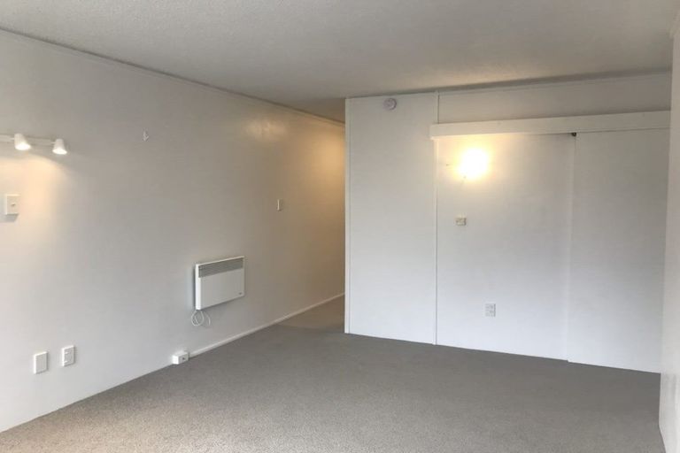 Photo of property in Melksham Towers, 102/131 Brougham Street, Mount Victoria, Wellington, 6011