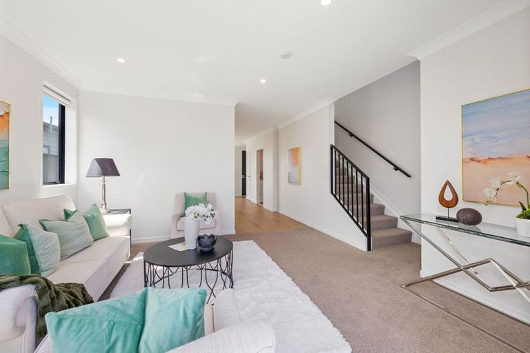 Photo of property in 26 Rauriki Lane, Rosehill, Papakura, 2113