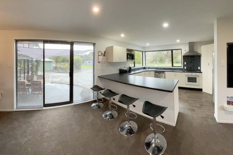 Photo of property in 729 Makerua Road, Tokomaru, Palmerston North, 4474