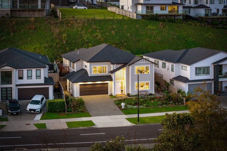 Photo of property in 134 Arran Point Parade, Orewa, 0931