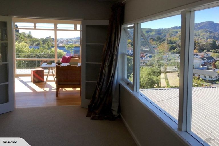 Photo of property in 18 Locking Street, Nelson South, Nelson, 7010