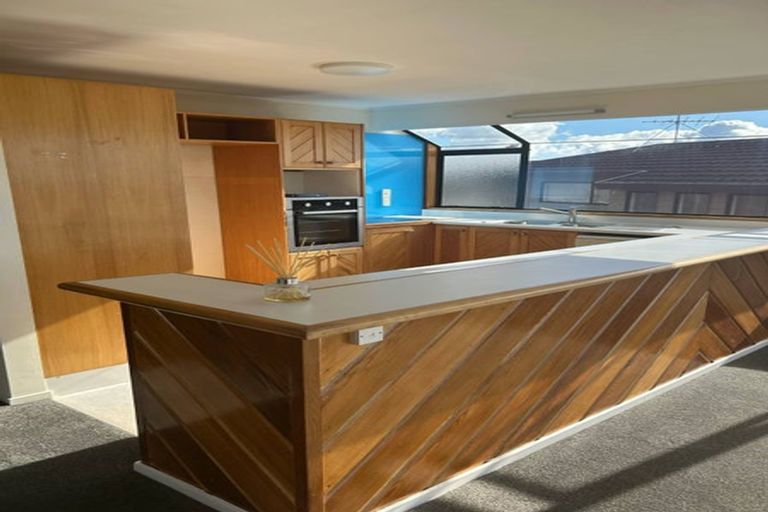 Photo of property in 1/979 Beach Road, Torbay, Auckland, 0630