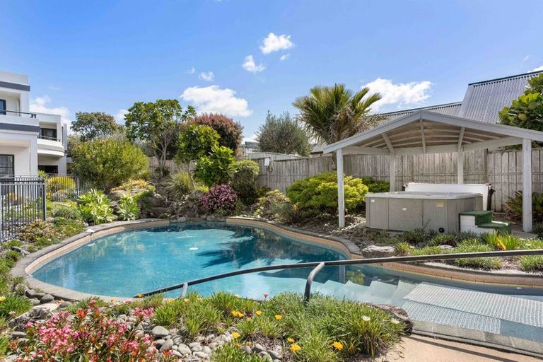 Photo of property in 6e The Dunes, Pauanui, Hikuai, 3579