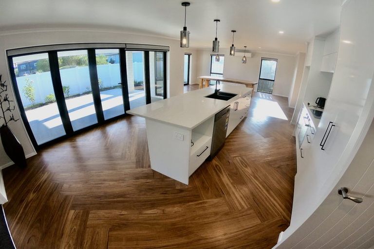 Photo of property in 3 Kihi Place, Ruakaka, 0116