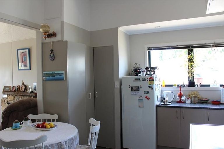 Photo of property in 14 Beach Road, Collingwood, 7073