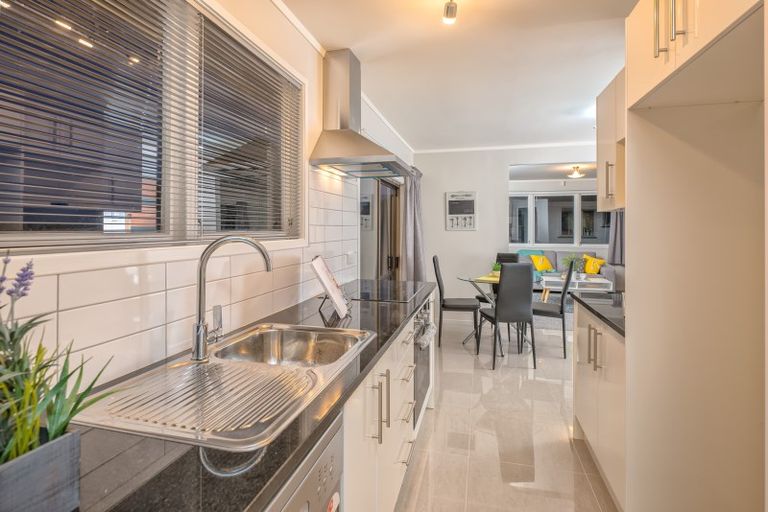 Photo of property in 186 Mahia Road, Wattle Downs, Auckland, 2103